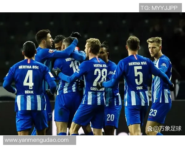 足球巨星场外亲密合影引热议 见证不为人知的友情与默契